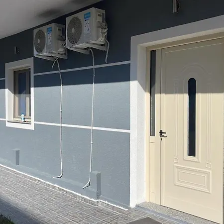 Klajdi Apartment