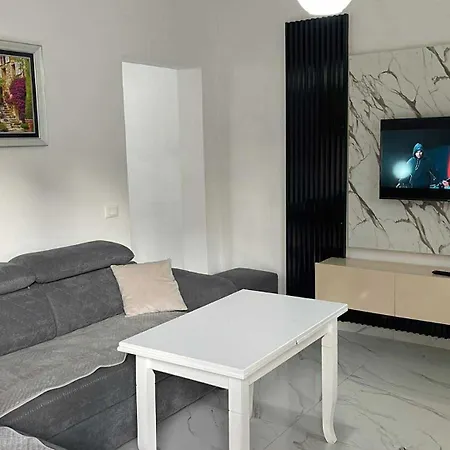 Klajdi Apartment Vlore